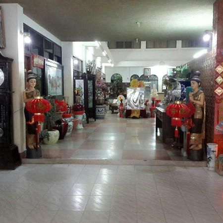 Thairungruang Hotel 素叻他尼 外观 照片