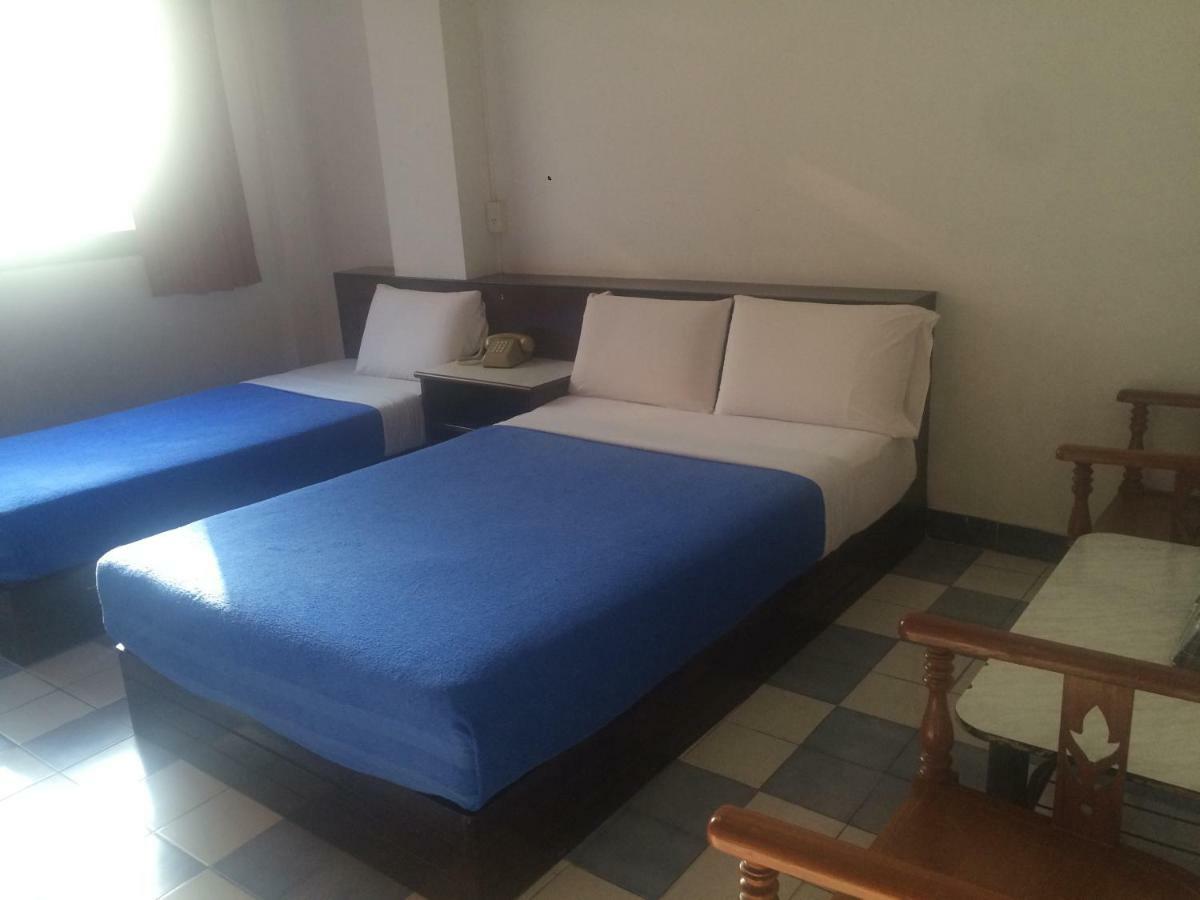Thairungruang Hotel 素叻他尼 外观 照片