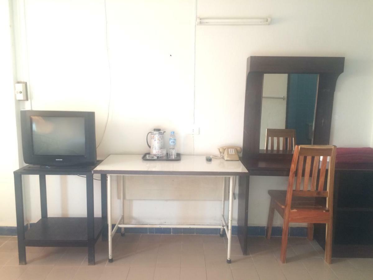 Thairungruang Hotel 素叻他尼 外观 照片