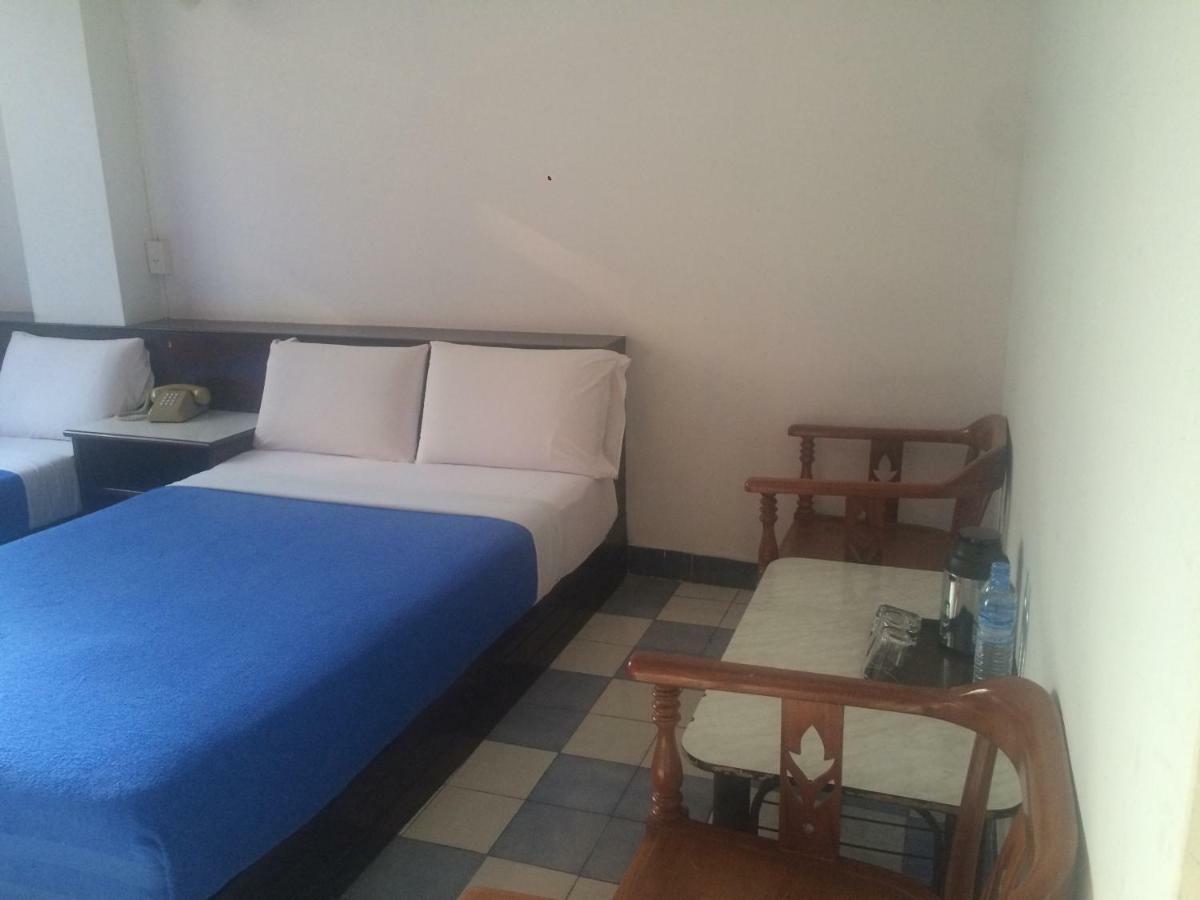 Thairungruang Hotel 素叻他尼 外观 照片